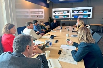 la delegación durante una reunión de trabajo del port de barcelona